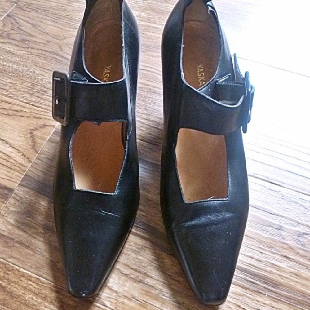 Vintage 80s Yaska New York Leather Pumps